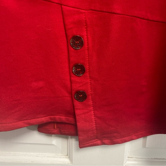 Lulu-B Red Top XL V Neck Asymmetrical Button accent Blouse - Picture 8 of 11
